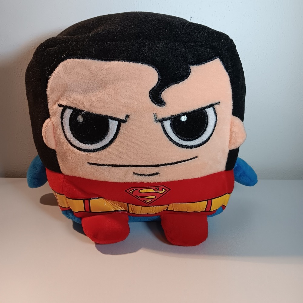 Six‎ Flags Superman Plushie Cube Character Toy Collectible DC Comics